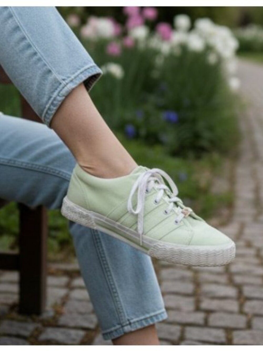 TOTES Light Green Canvas Tie Sneakers Ladies Size 8